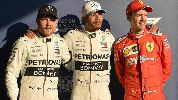 İlk yarışta pole pozisyonu Hamilton'ın