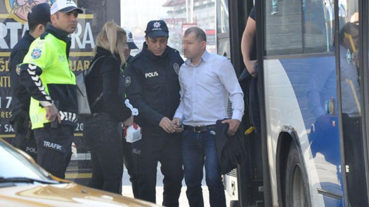 Ankara'da belediye otobüsünde şoke eden olay! Genç kız çığlık atınca....