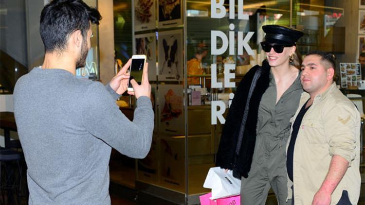 Serenay Sarıkaya hayranlarını kırmadı