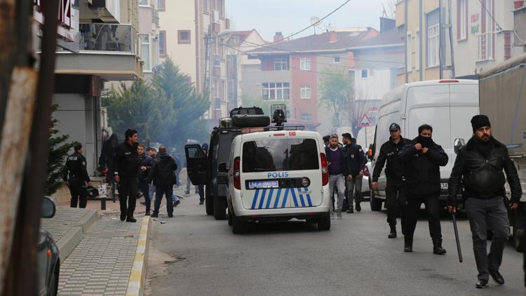 Sancaktepe'de taşlı sopalı kavga... Yaralılar var