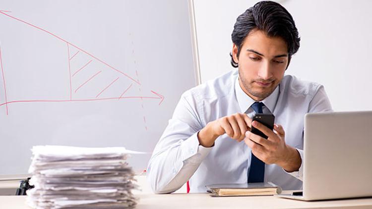 Whatsapp yazışmaları işlerinden etti