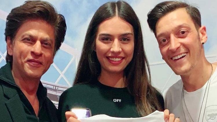 Amine Gülşe ve Mesut Özil'e Hindistan'dan misafir geldi
