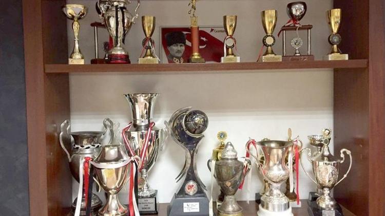 Manisaspor’un kupaları ikinci kez açık arttırmada!