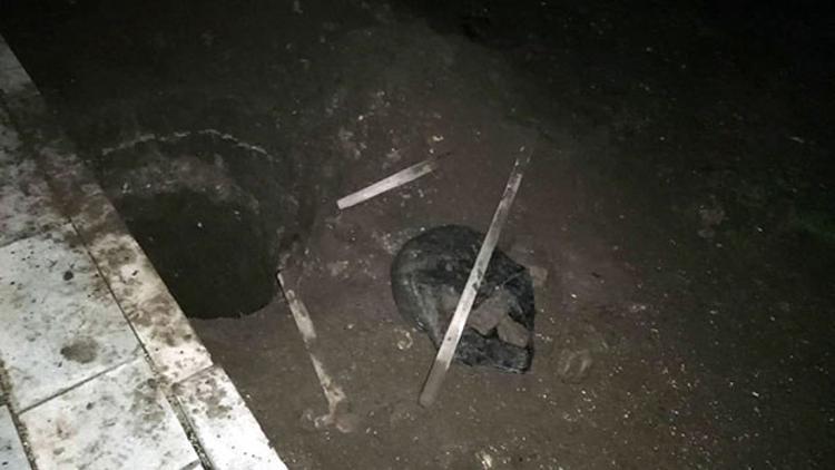 Tarihi caminin temelinde define aramışlar