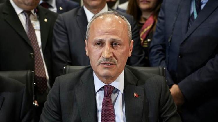 Bakan Turhan, Atatürk Havalimanı'ndan kalkan son uçağı uğurladı
