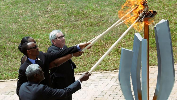 Ruanda'da katliamın 25'inci yılı anılıyor