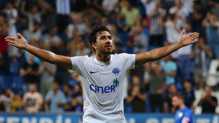 Ne Salah, ne de Mane! Mart ayının yıldızı Trezeguet...