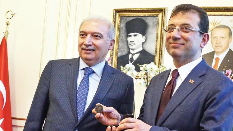 Mazbatayı aldı... Saraçhane'de devir teslim