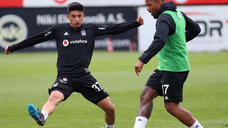 Beşiktaş pas ve taktik çalıştı