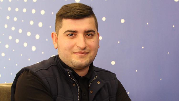Bugüne kadar 600 telefonu ufak bir çizikte değiştirip yenisini aldı