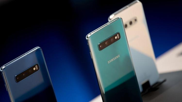 Samsung Galaxy S10 Plus için sürpriz güncelleme yayında!