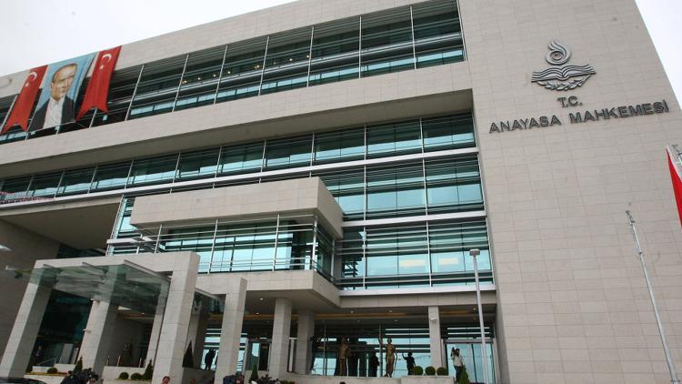 AYM'den tutuklu gazeteciler kararı