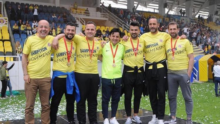 Menemen Belediyespor şampiyonluk kupasını aldı!