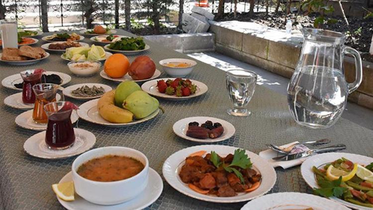 Sahurda hangi besinler tüketilmeli? Pratik ve lezzetli örnek sahur menüsü