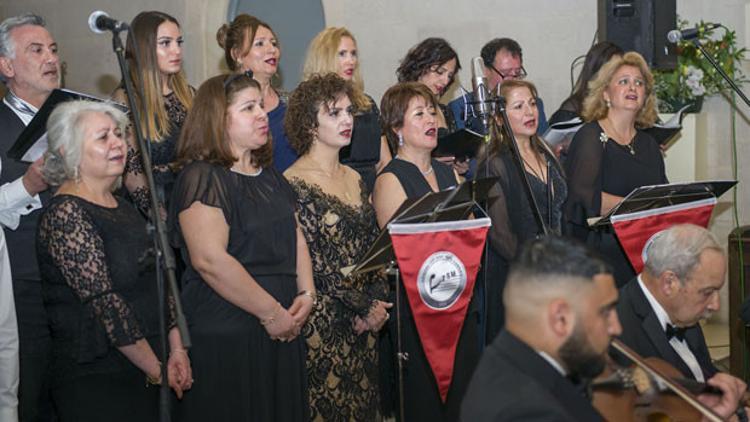 Londra TSM Korosu'ndan kilisede muhteşem konser