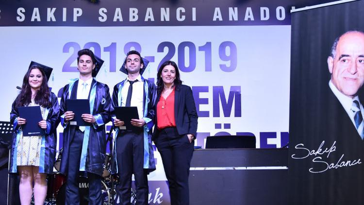 Liseden mezunlarına ödül