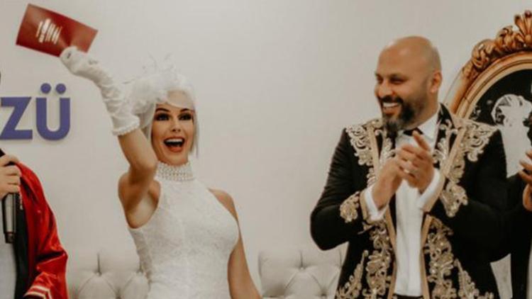 İpek Tanrıyar kimdir? İpek Tanrıyar'ın eşi kim?