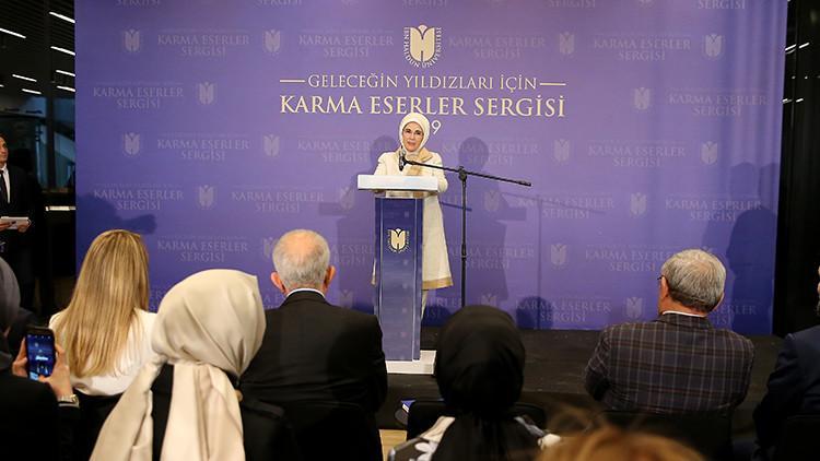 Emine Erdoğan, Çamlıca Camisi'nde sergi açılışını yaptı