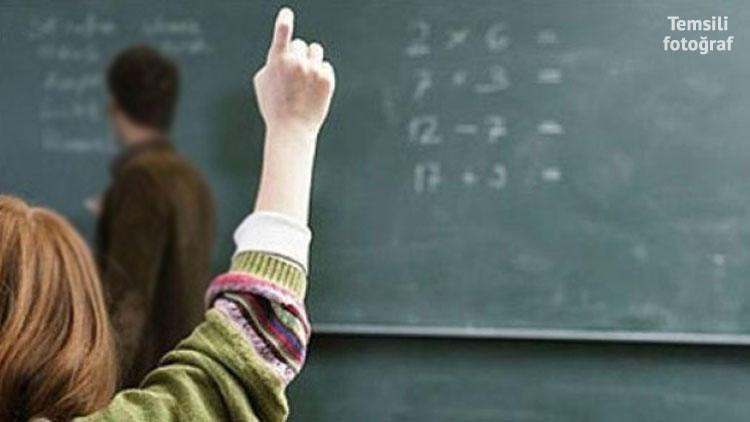 ‘Küçük fahişeler’ dedi öğretmen oldu