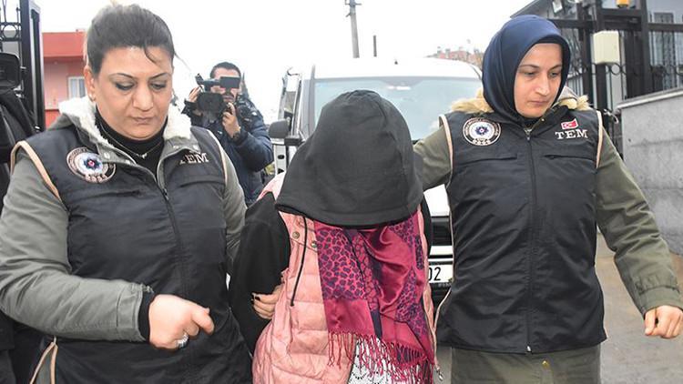 DEAŞ'lı kadın teröristi PKK'lılar sınıra ulaştırmış