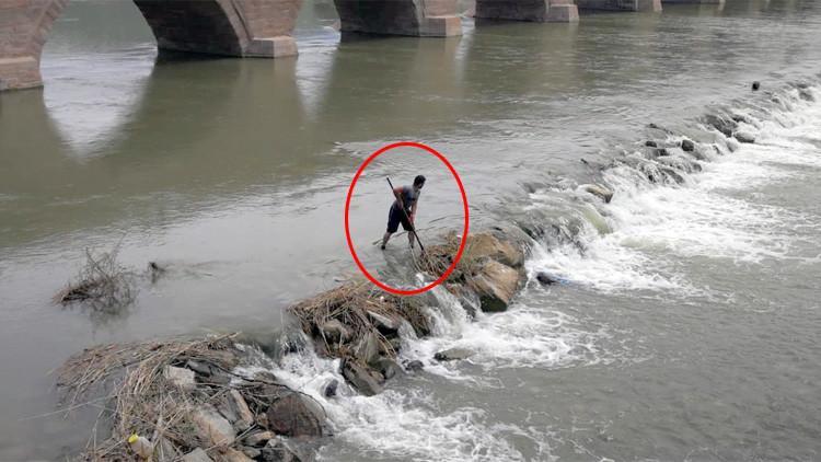 Korkutan görüntü! Kızılırmak'a kürekle girip bunu yaptı...