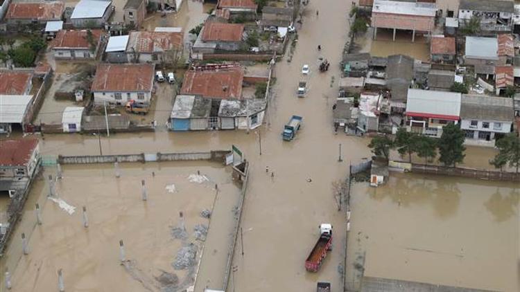 İran'daki fırtına ve şiddetli yağışlarda can kaybı 24'e yükseldi