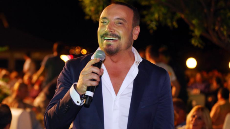 Dolandırıcıların hedefi şarkıcı Cenk Eren oldu!