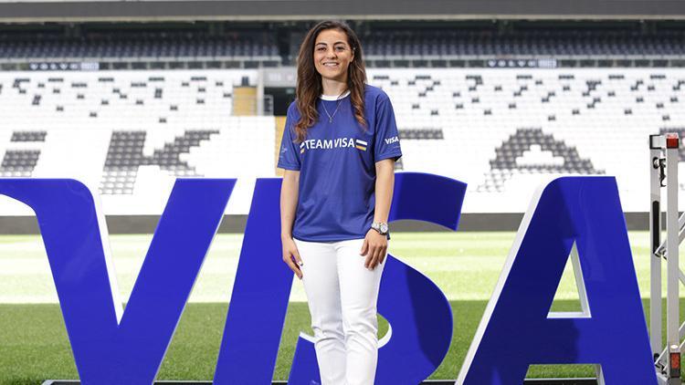 Team Visa'ya katılan ilk Türk kadın futbolcu Didem Karagenç oldu