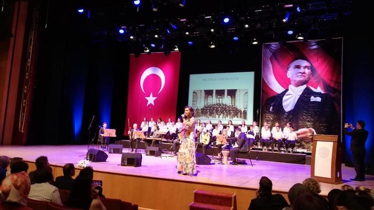Öğretmen ve öğrencilere Türk müziği konseri