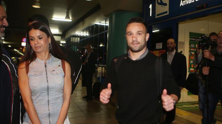 Valbuena imza için Yunanistan'da