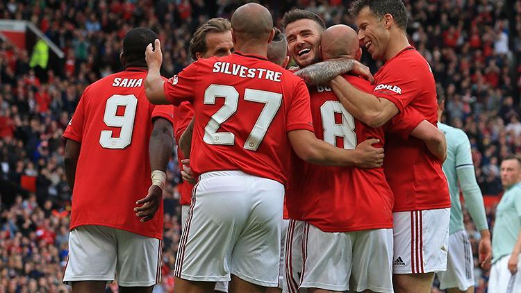 Manchester United'ın efsaneleri Bayern Münih'i farklı yendi