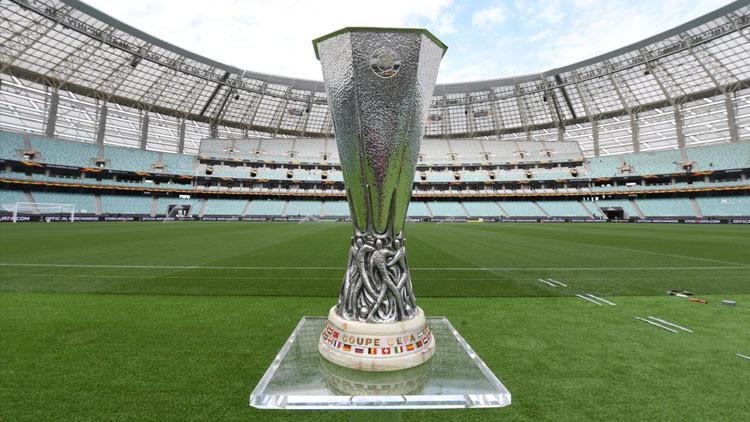 Arsenal bir ilkin peşinde