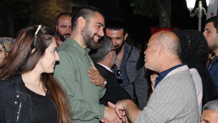 Kadir Doğulu ve Devrim Özkan Darülaceze’de düzenlenen iftara katıldı!