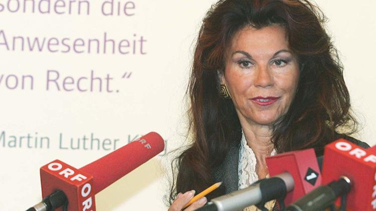 Brigitte Bierlein Avusturya'yı seçimlere götürecek başbakan oldu