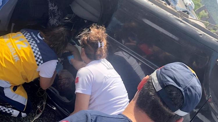 Feci kaza! Kontrolden çıktı, takla atarak durdu