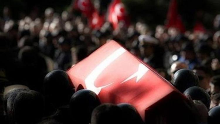 Hakkari'de araç kaza yaptı, bir asker şehit oldu