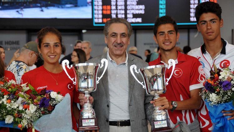 Dünya tenis şampiyonları Türkiye’ye döndü!