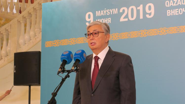 Kazakistan'da Kasım Cömert Tokayev seçimi kazandı