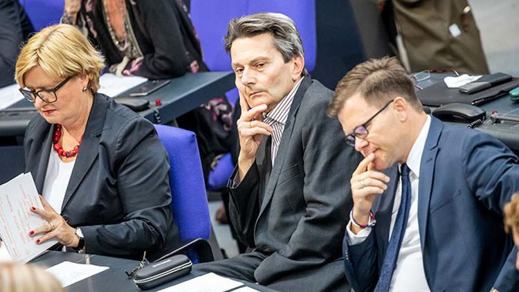 SPD: Büyük koalisyon 2021’e kadar iktidarda
