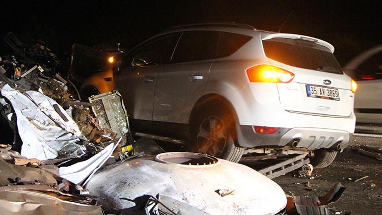 TEM'de devrilen TIR trafiği aksattı