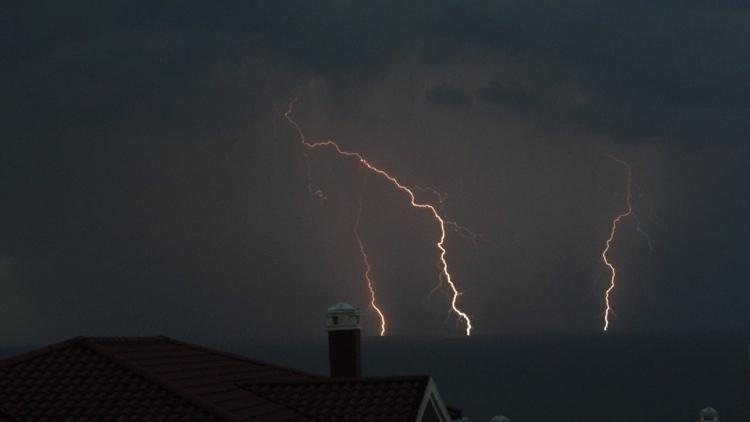 Meteoroloji oraları uyarmıştı... Yıldırım dehşeti... Ölüler ve yaralılar var