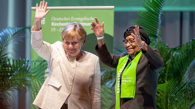 Merkel: Gözümüzü iyice açmalıyız