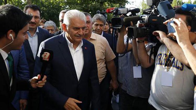 Binali Yıldırım, AK Parti İl Başkanlığı'na geldi