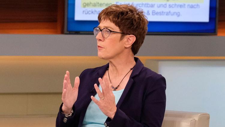 Karrenbauer: AfD’yle iş birliği asla olmaz
