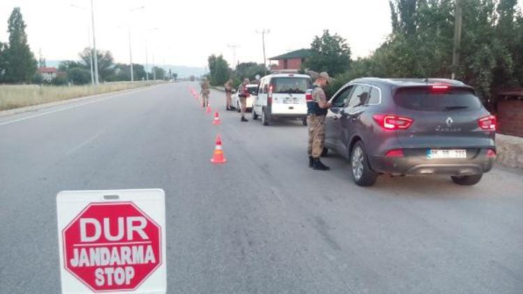 Emniyet ve jandarmadan ülke genelinde 'narkotik ve göçmen kaçakçılığı' uygulaması