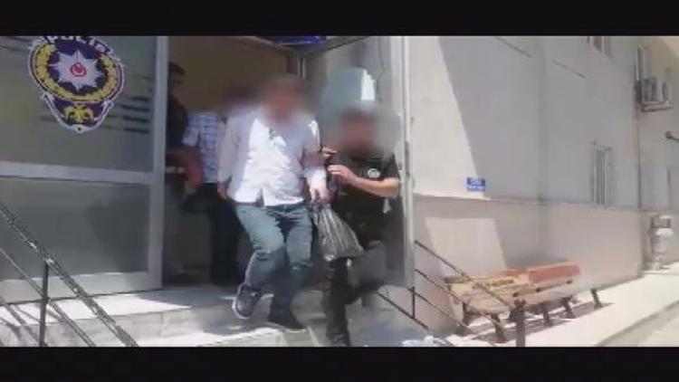 Kadınları gasp eden sahte polisler suçüstü yakalandı