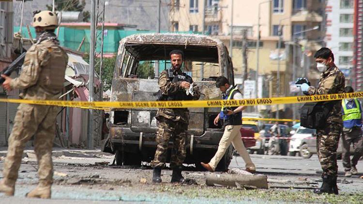 Afganistan'da Taliban bombalı araçlarla saldırdı