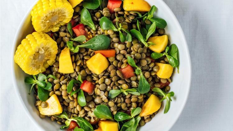 Semizotlu Şeftalili Mercimek Salatası