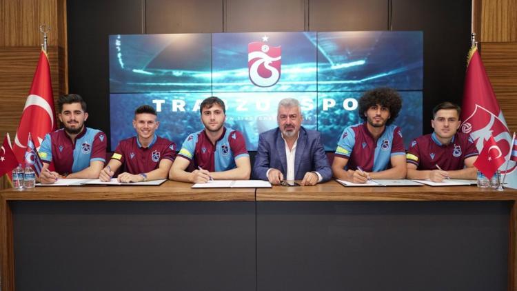 Trabzonspor'da 9 genç futbolcu için imza töreni