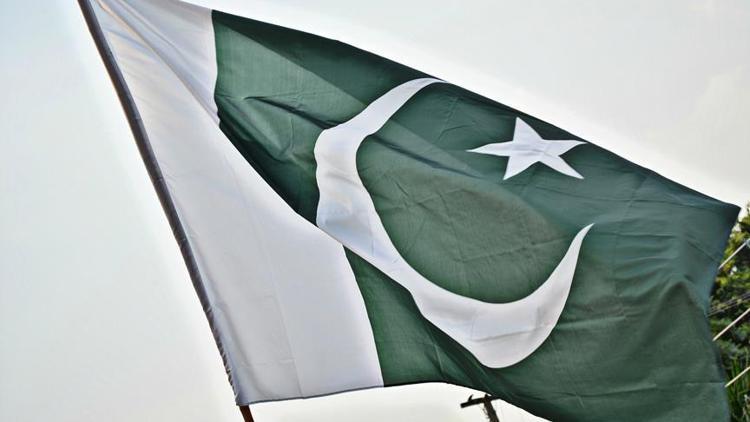 Pakistan'da havalimanında silahlı saldırı: 2 ölü